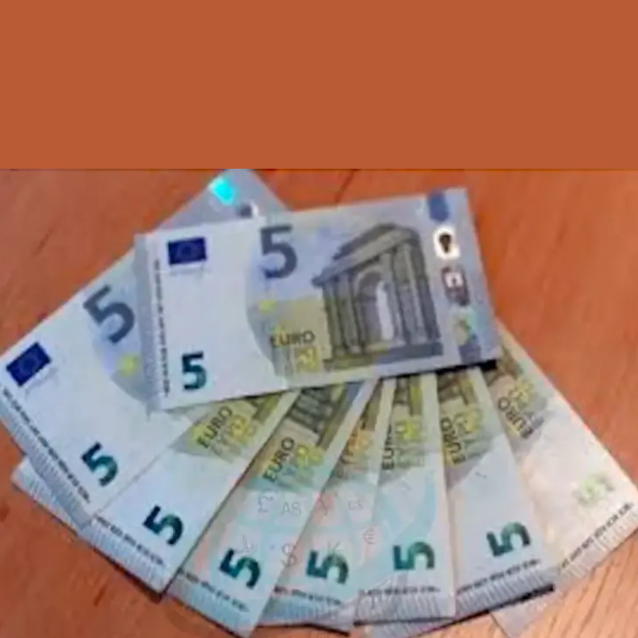 5 EUR BILLS